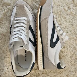 Tretorn Women's Retro Runner Sneakers Gray White Navy Size 9 Suede